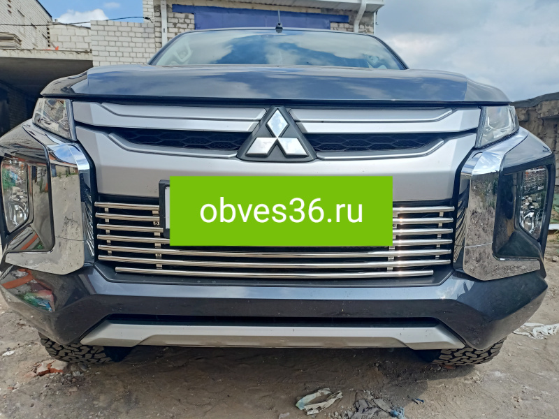 Mitsubishi L200 / Защитная решетка (сетка) радиатора / Решётка радиатора MITL20019-02 "TCC"