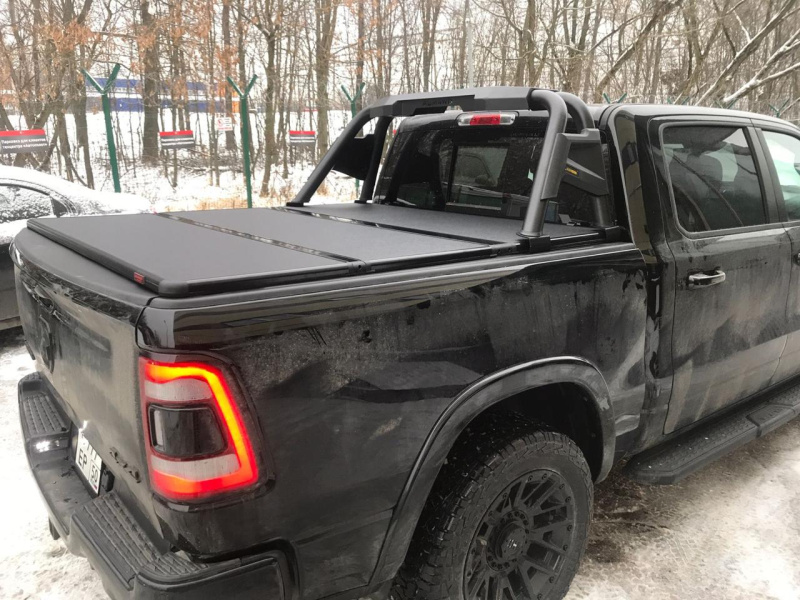 Dodge Ram / Крышка кузова / Трехсекционная крышка кузова