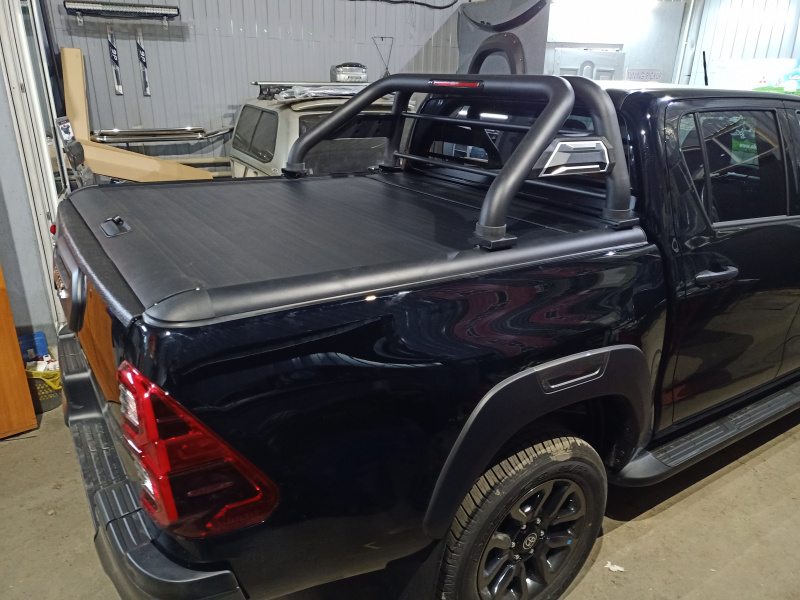 Toyota Hilux / Крышки кузова / Крышка кузова Roller LID