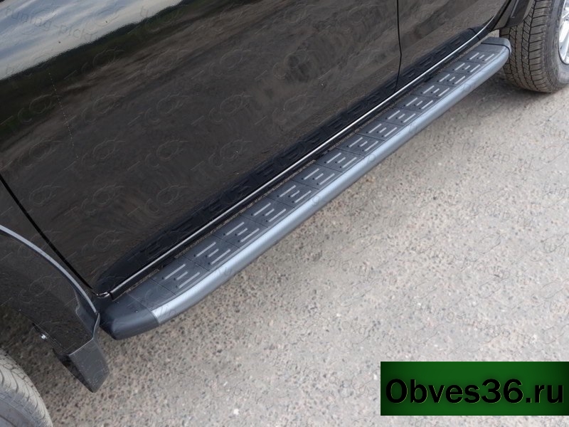 Mitsubishi L200 / Пороги / Пороги с накладкой из алюминия (карбон-серебро)