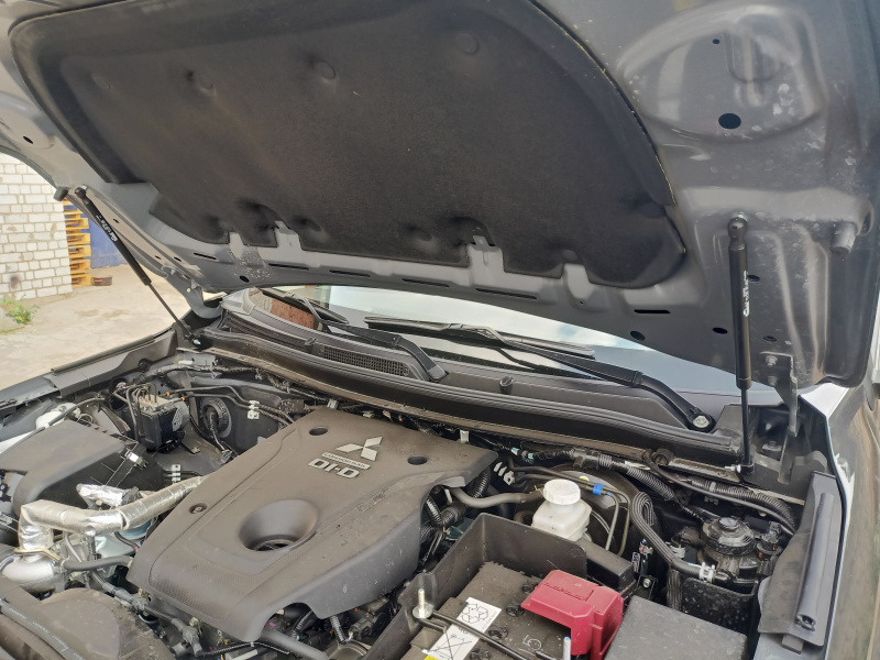 Mitsubishi L200 / Амортизаторы капота / Амортизаторы капота ТСС  от 2019 года Mitsubishi L200 / Амортизаторы капота / Амортизаторы капота ТСС  от 2019 года