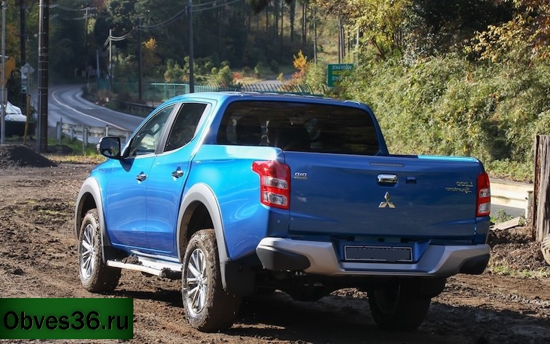 Mitsubishi L200 / Бампер задний / Бампер задний оригинальный