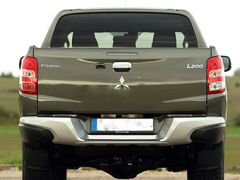 Mitsubishi L200 / Бампер задний / Бампер задний копия оригинала "Тайланд"
